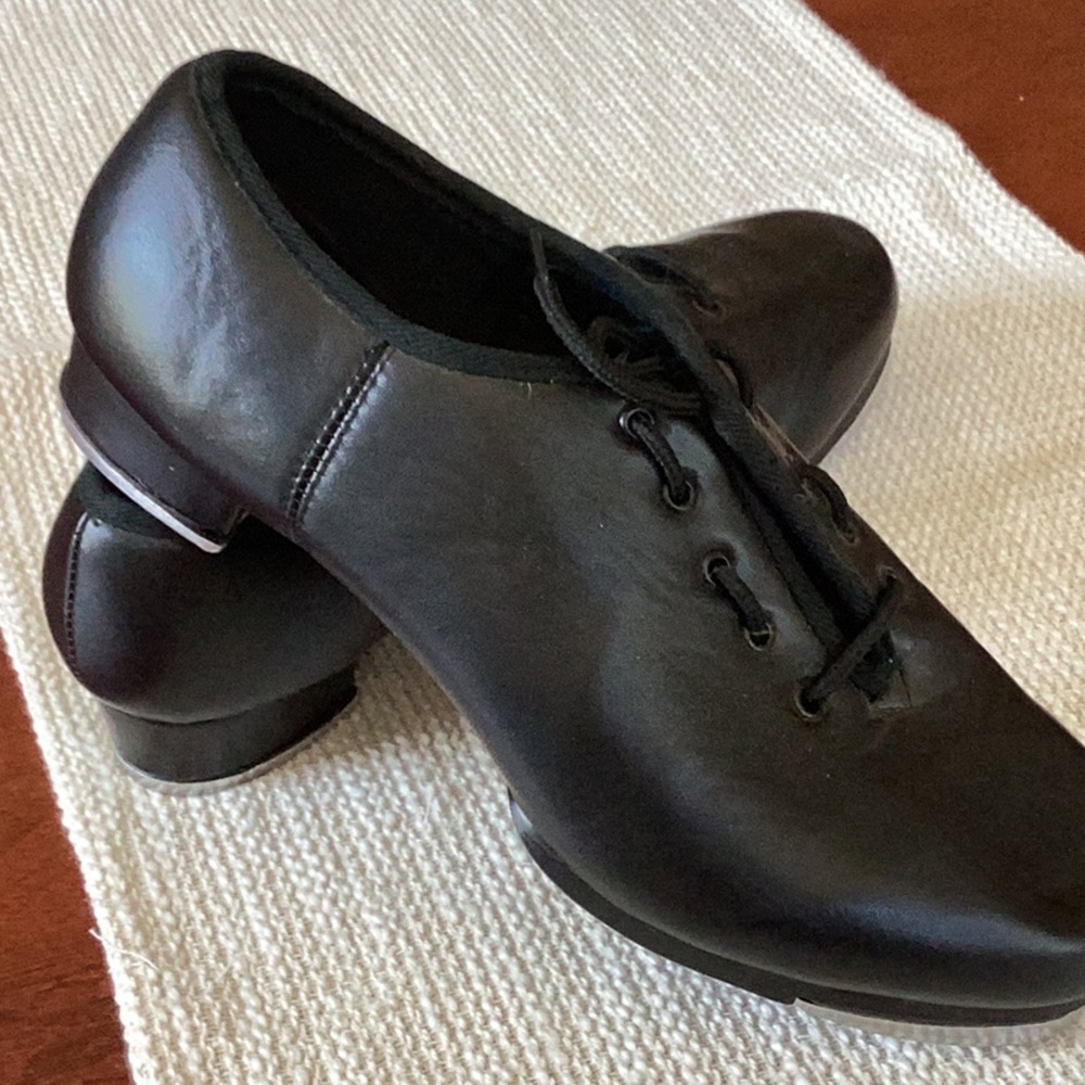 Elegant Black Leather Oxfords with Polished Finish